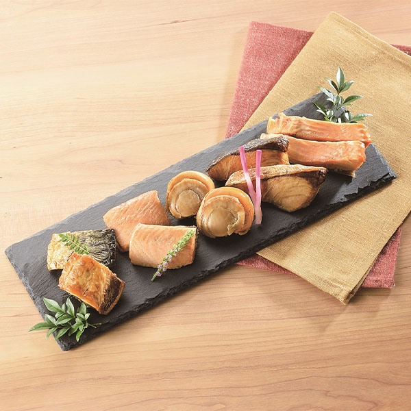 新潟小川屋 お魚の焼漬詰合せ 匠の焼漬さけ×1(チリ産)・ハラス×1(チリ産又はペルー産)・ぶり×1(国産)・ほたて×1(北海道産)・さば×1(ノルウェー産)【夏の贈りもの・お中元】【KN】　商品画像1